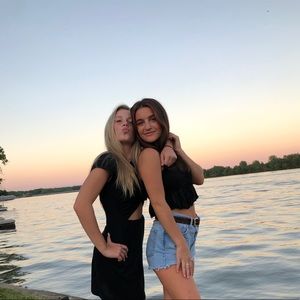 Meet your Posher, Elizabeth